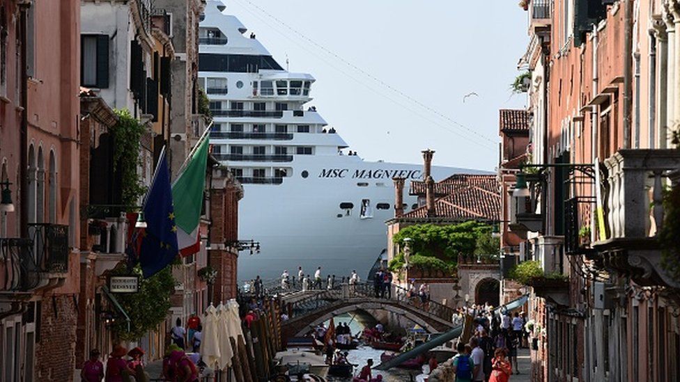 Cruise ship blocks end of canal view in Venice - enlarge